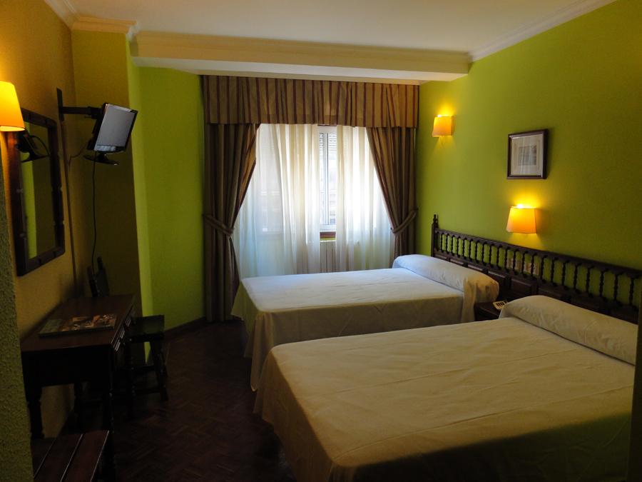 Recamar Hotel *